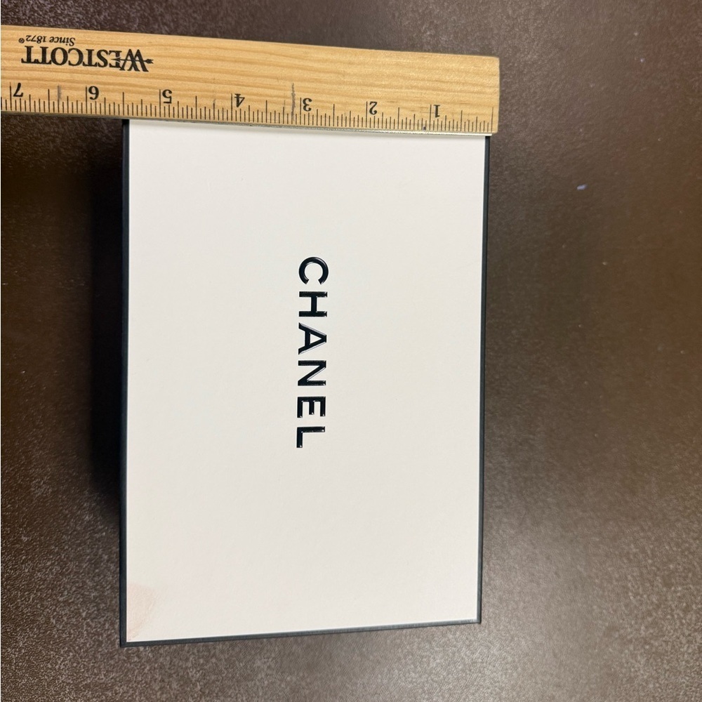 Authentic Chanel gift box - EMPTY - Picture 4 of 7